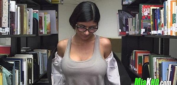  Mia Khalifa Getting Horny in a Library